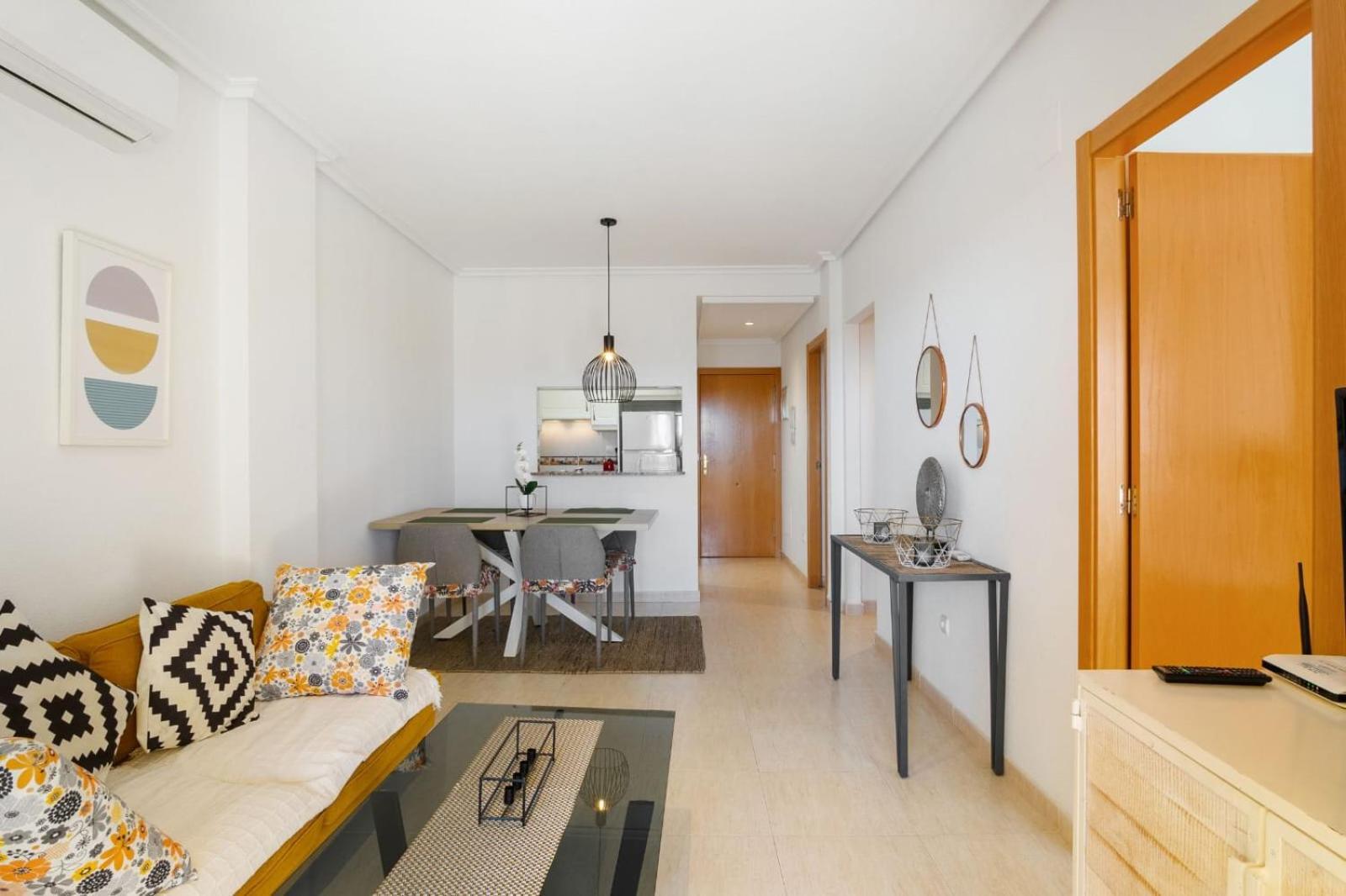Nice Modern 2 Bed Apartment In Torrievieja Torrevieja Eksteriør billede